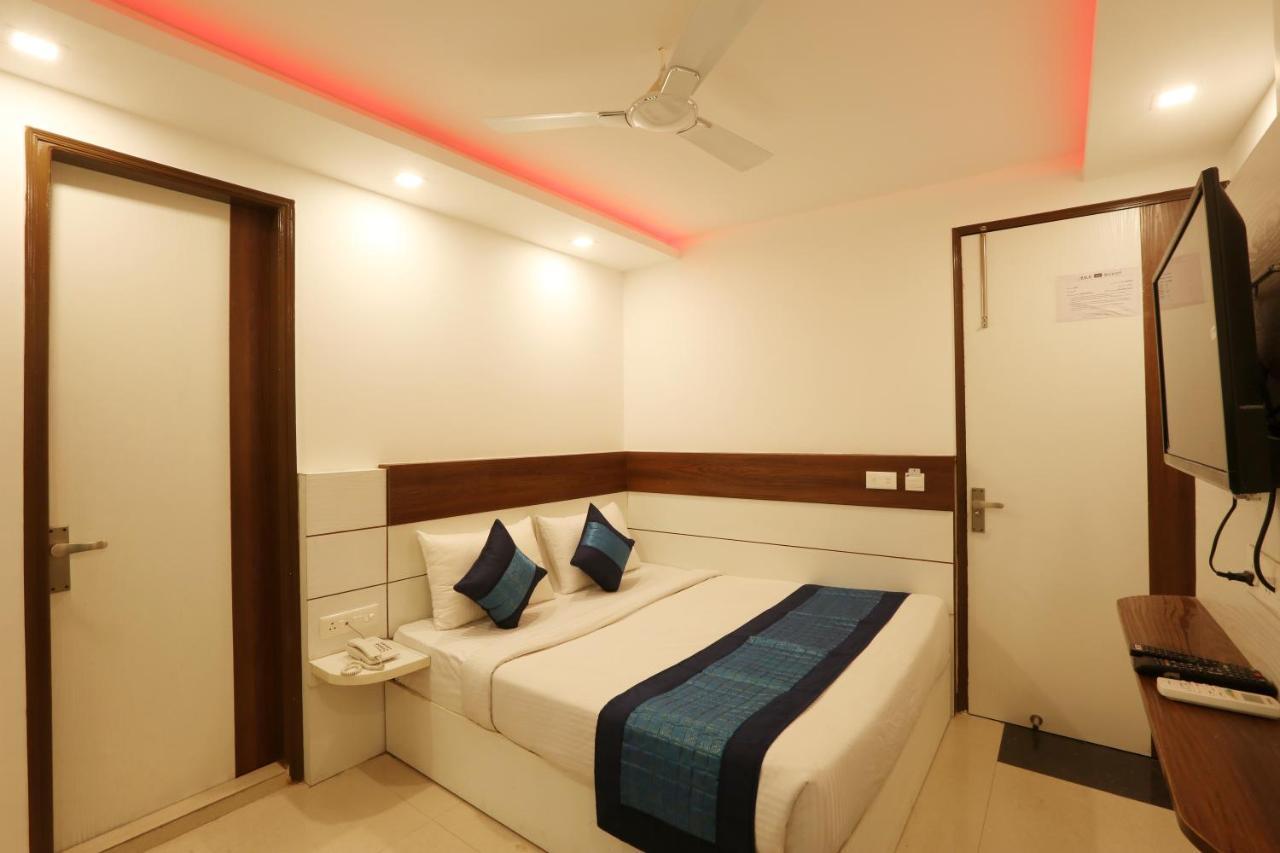 Hotel Ark Suites At Delhi Airport นิวเดลี ภายนอก รูปภาพ